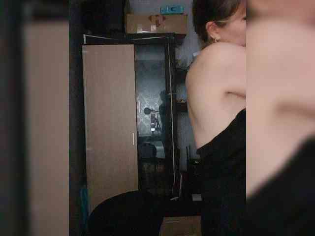 Nushka1984 webcam