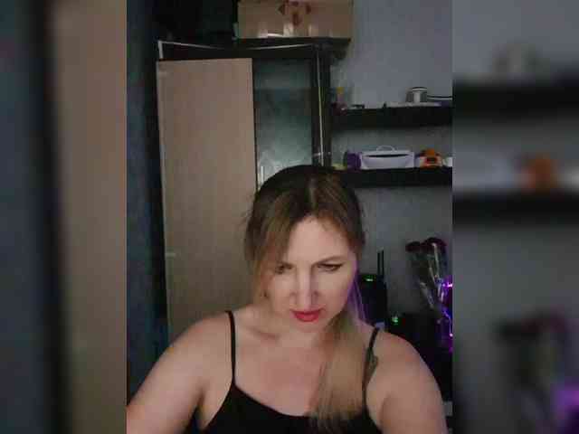 Nushka1984 webcam