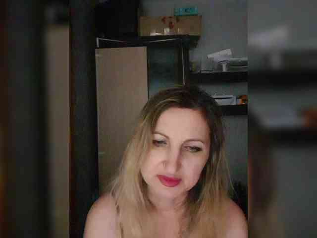 Nushka1984 webcam