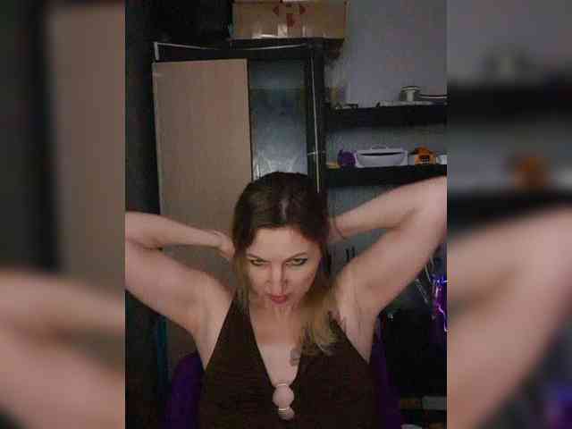Nushka1984 webcam