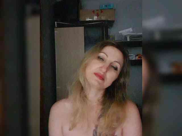 Nushka1984 webcam
