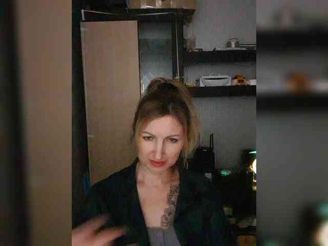 Nushka1984 webcam