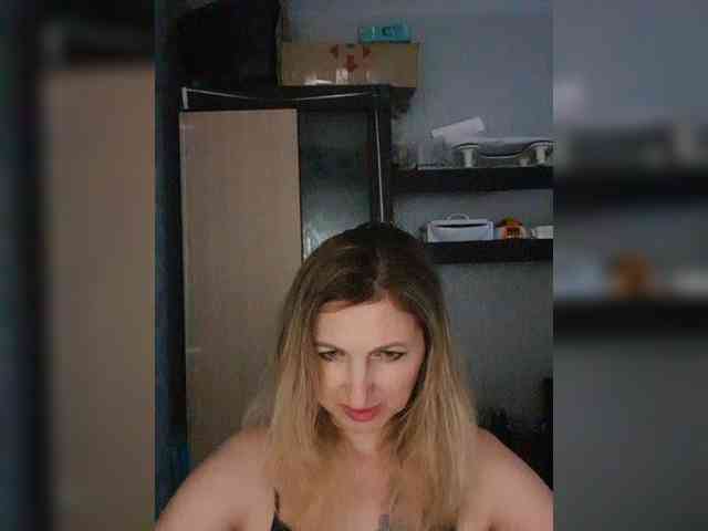 Nushka1984 webcam