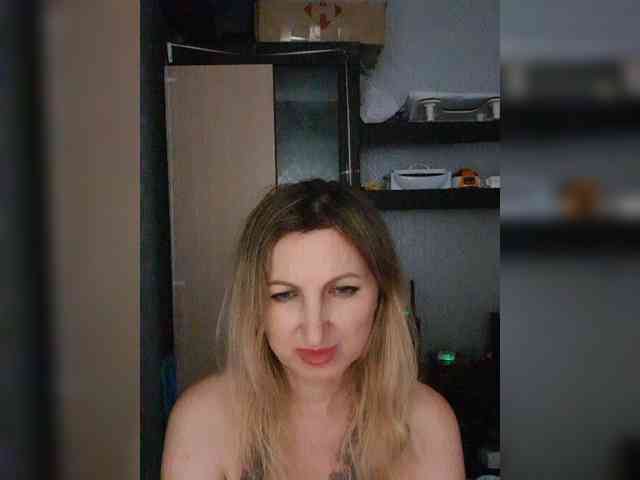 Nushka1984 webcam