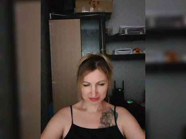 Nushka1984 webcam