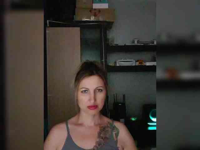 Nushka1984 webcam
