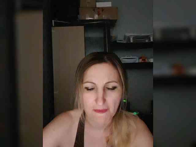 Nushka1984 webcam