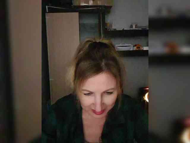 Nushka1984 webcam