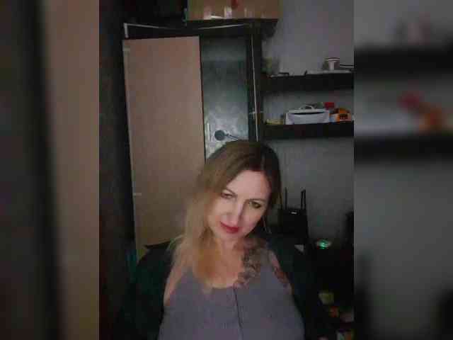 Nushka1984 webcam