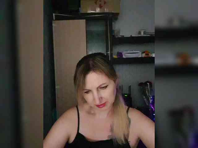 Nushka1984 webcam