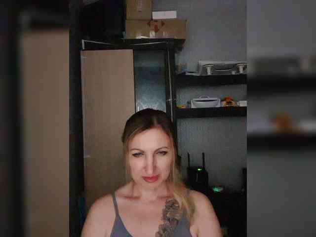 Nushka1984 webcam