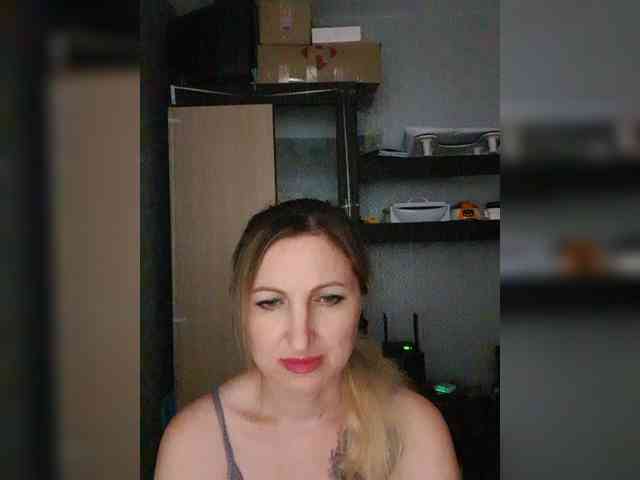 Nushka1984 webcam