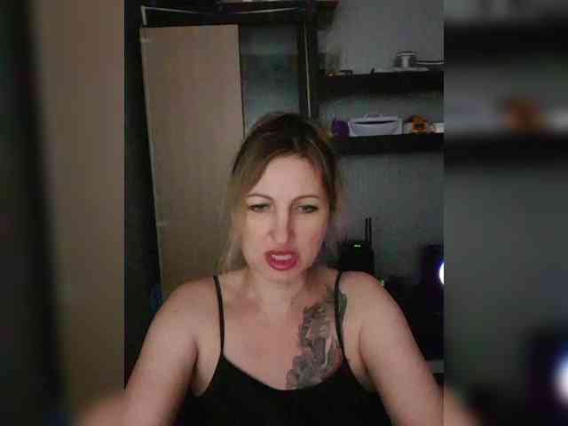 Nushka1984 webcam