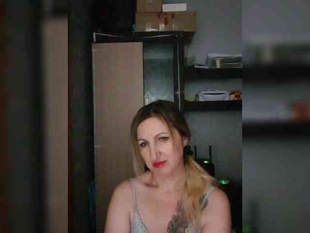 Nushka1984 webcam