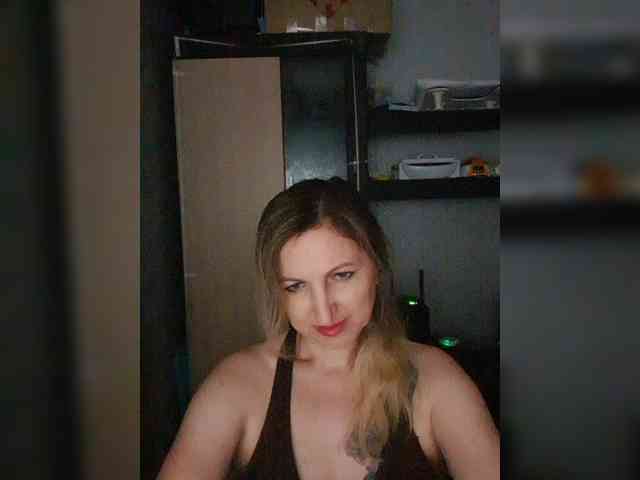 Nushka1984 webcam