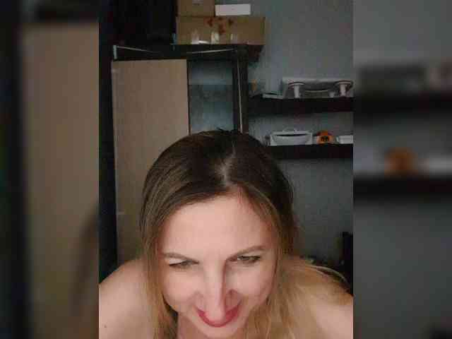 Nushka1984 webcam