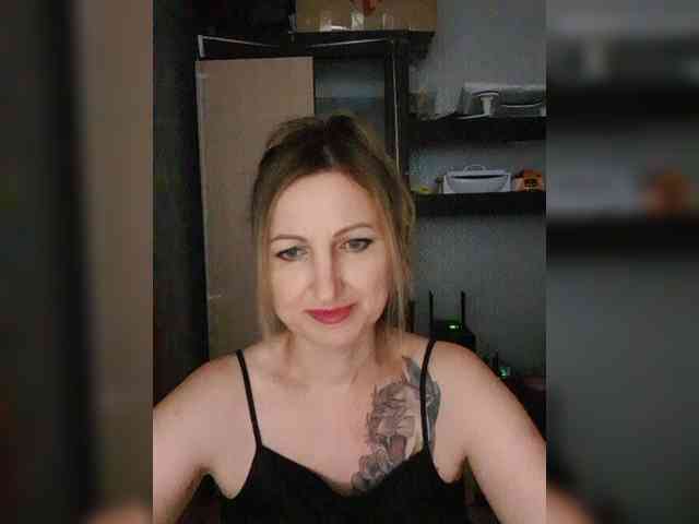Nushka1984 webcam