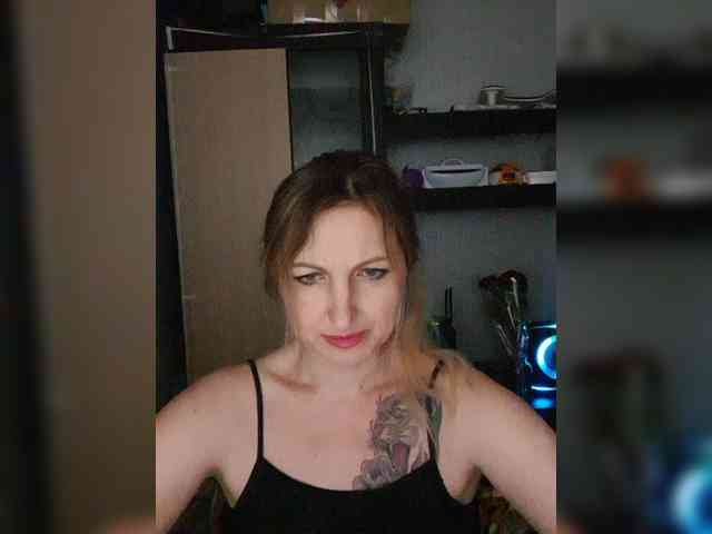 Nushka1984 webcam