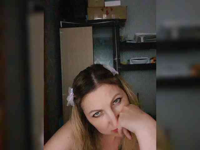 Nushka1984 webcam