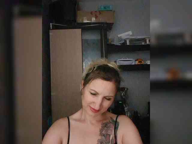 Nushka1984 webcam