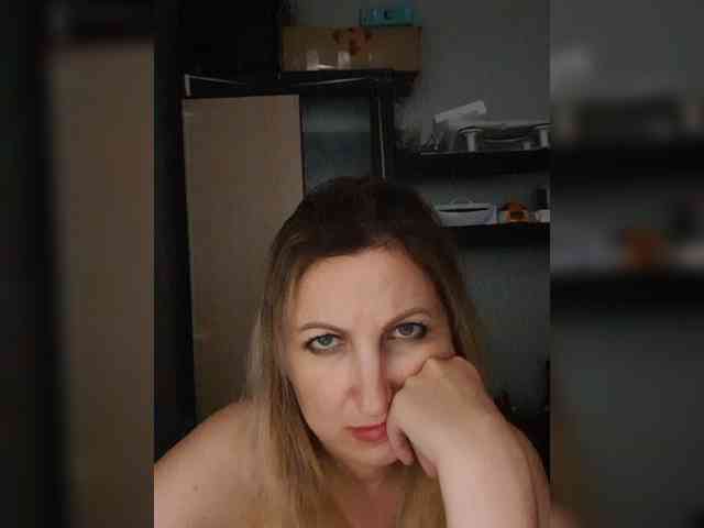 Nushka1984 webcam
