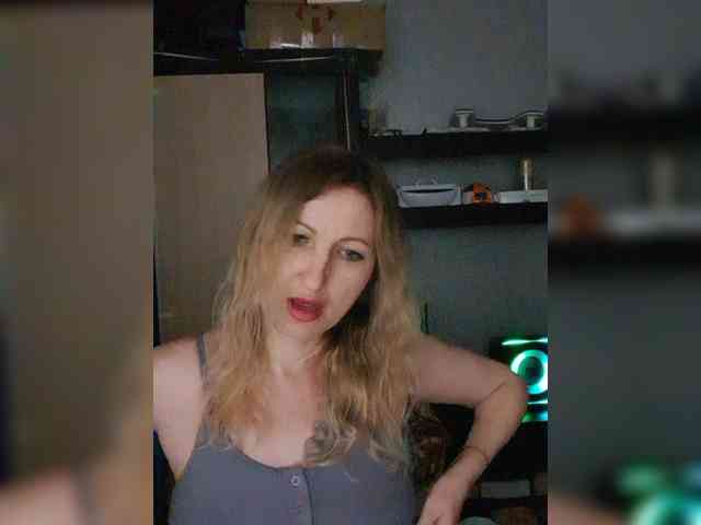 Nushka1984 webcam