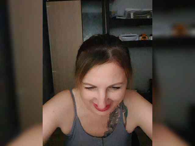 Nushka1984 webcam