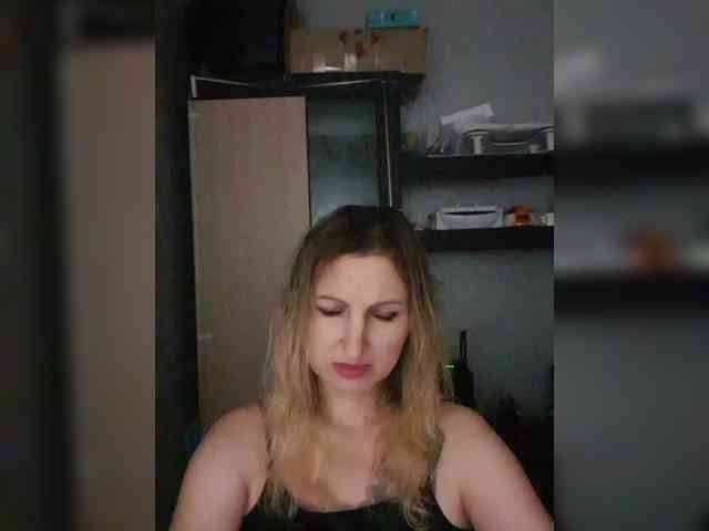 Nushka1984 webcam