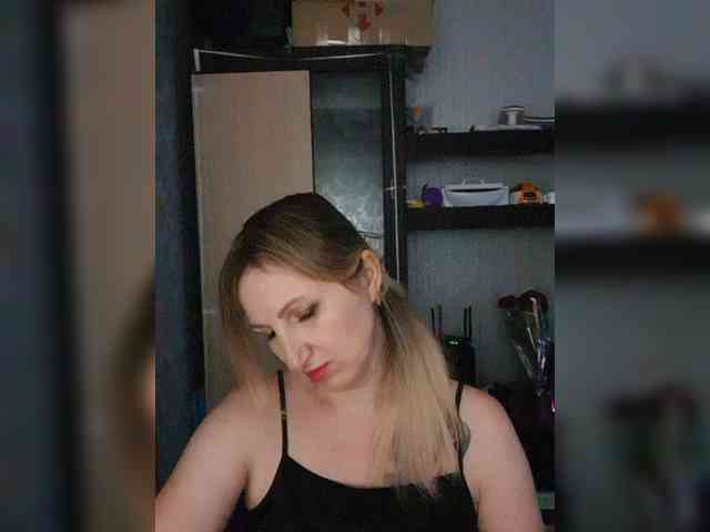 Nushka1984 webcam