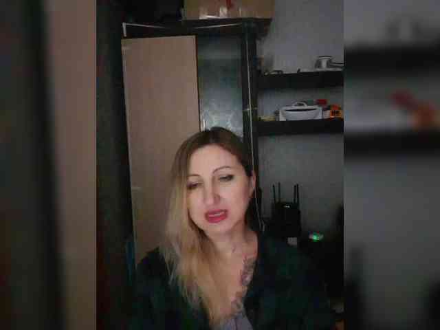 Nushka1984 webcam