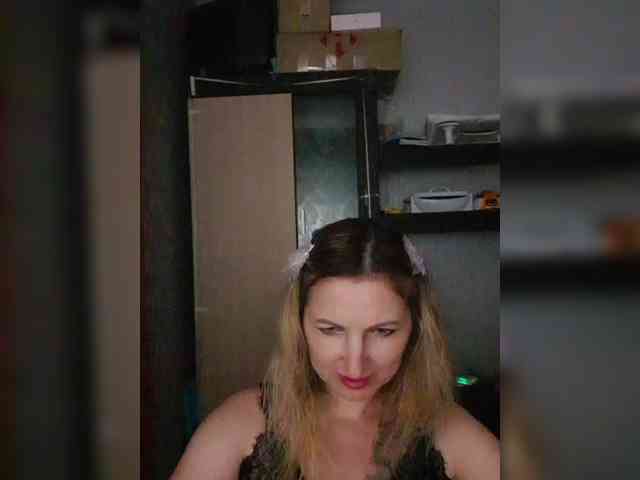 Nushka1984 webcam
