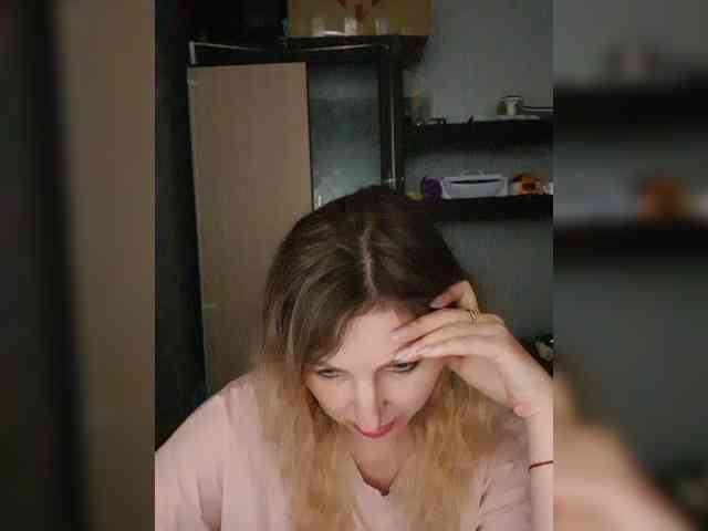 Nushka1984 webcam