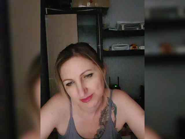 Nushka1984 webcam