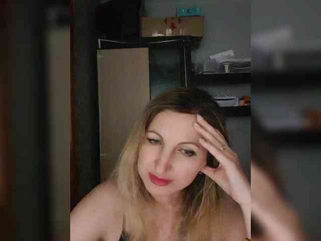 Nushka1984 webcam