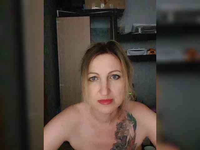 Nushka1984 webcam