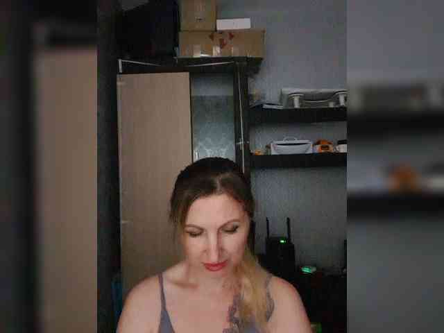 Nushka1984 webcam