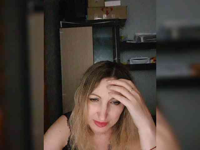 Nushka1984 webcam