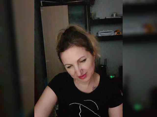 Nushka1984 webcam