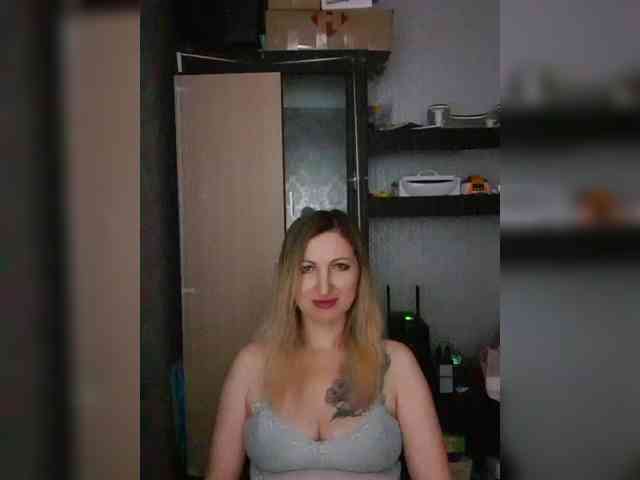 Nushka1984 webcam