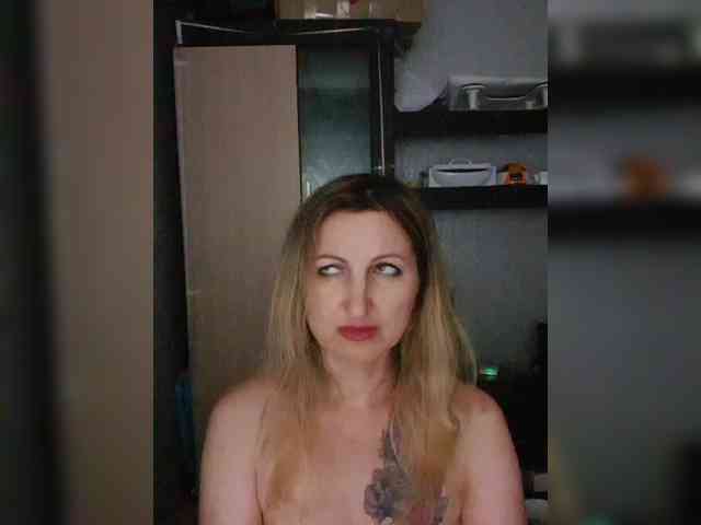 Nushka1984 webcam