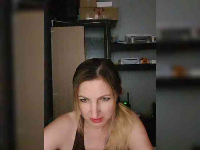 Nushka1984 webcam