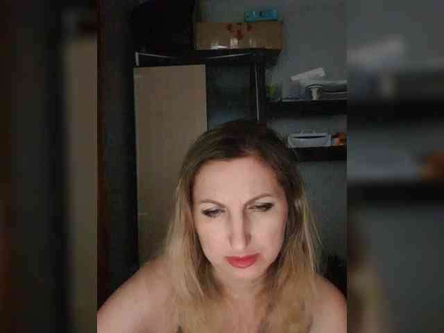 Nushka1984 webcam