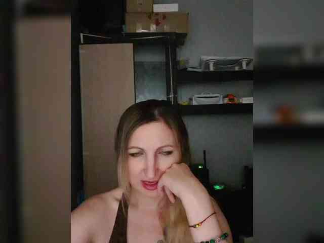 Nushka1984 webcam