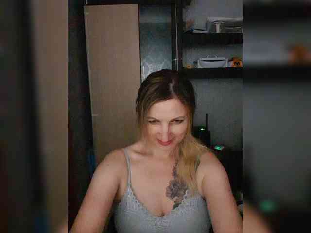 Nushka1984 webcam