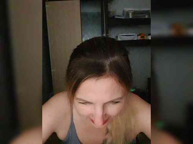Nushka1984 webcam