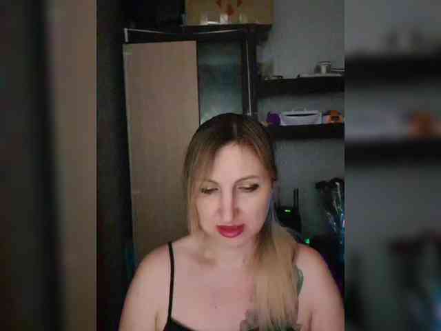 Nushka1984 webcam