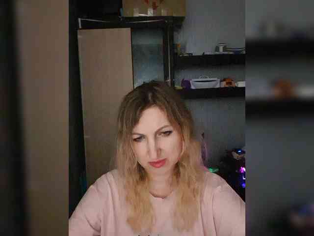 Nushka1984 webcam