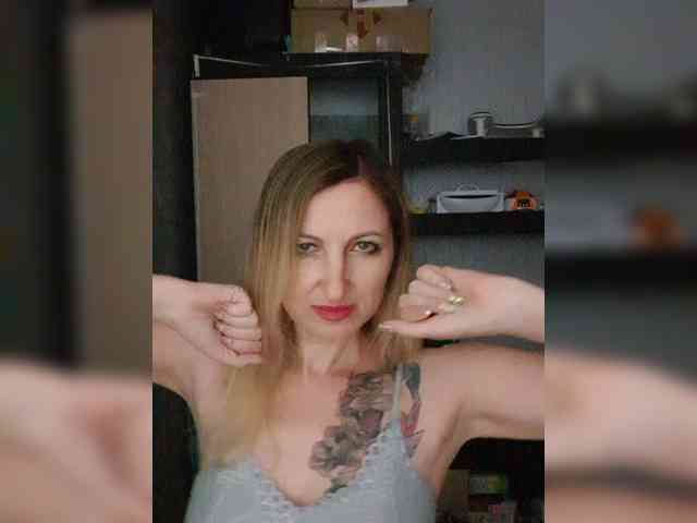 Nushka1984 webcam