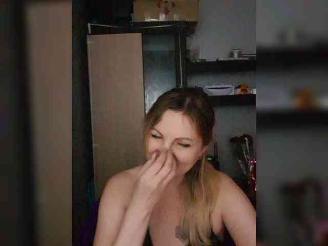 Nushka1984 webcam