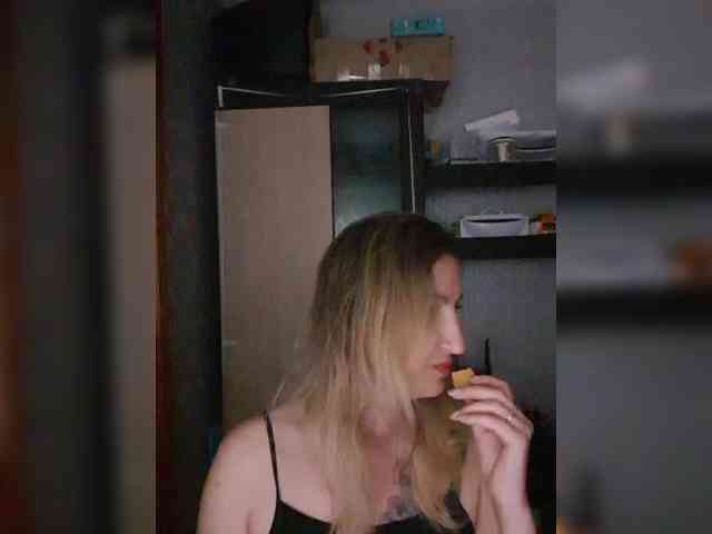 Nushka1984 webcam